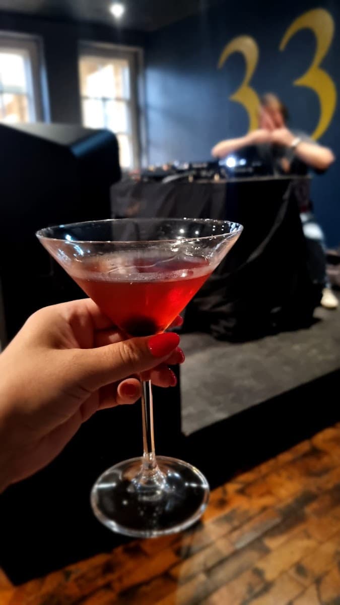 33 1/3 Bar & Performing Arts Venue