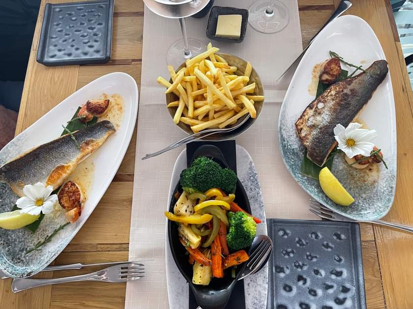 St TrOpez Lounge