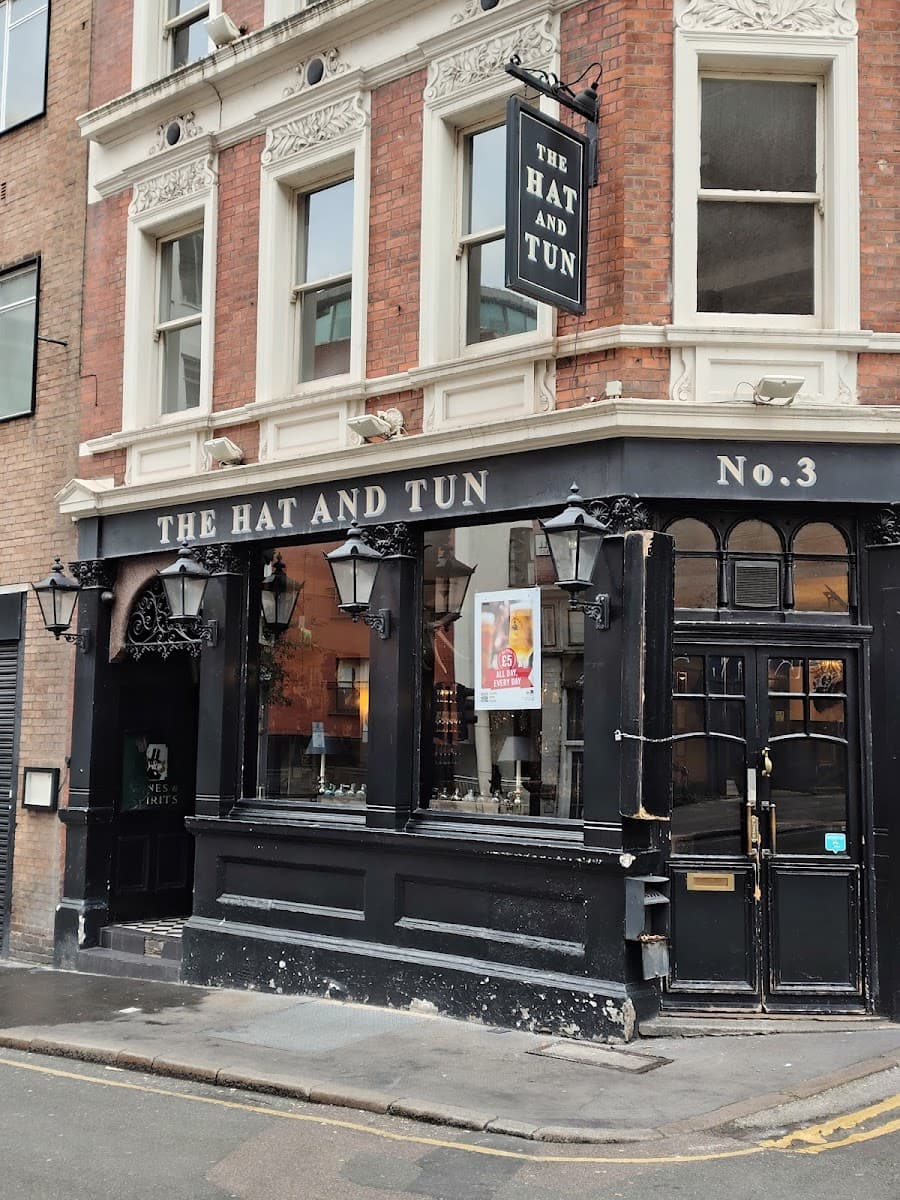 Hat & Tun