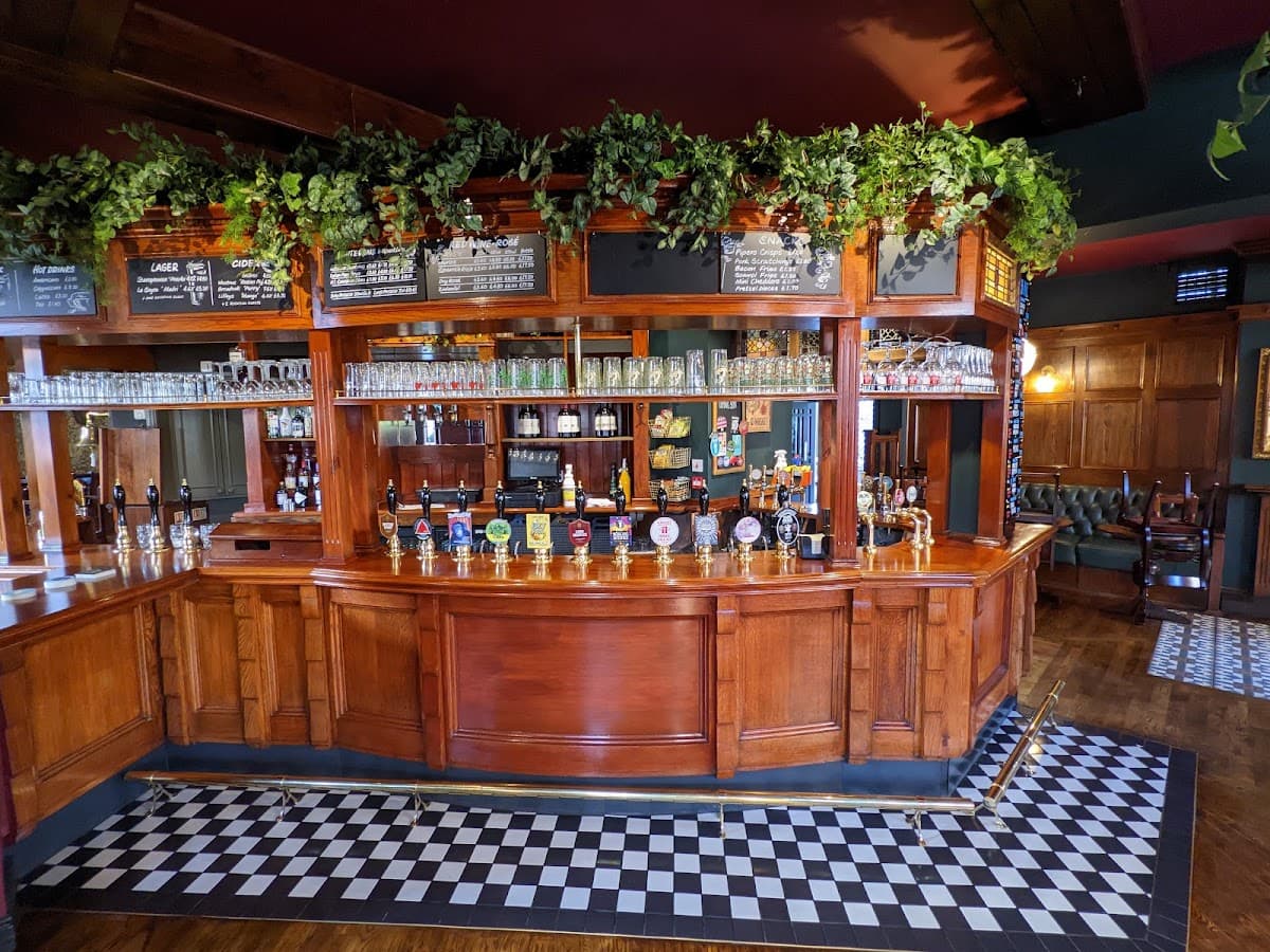 Five Lamps Pub - Brown Ales Pub Company Ltd