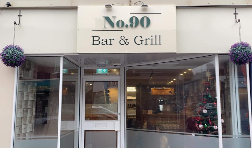 No.90 Bar & Grill