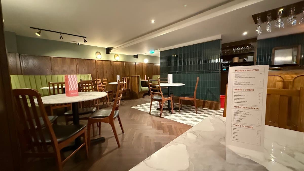 Deano's Bar & Restaurant
