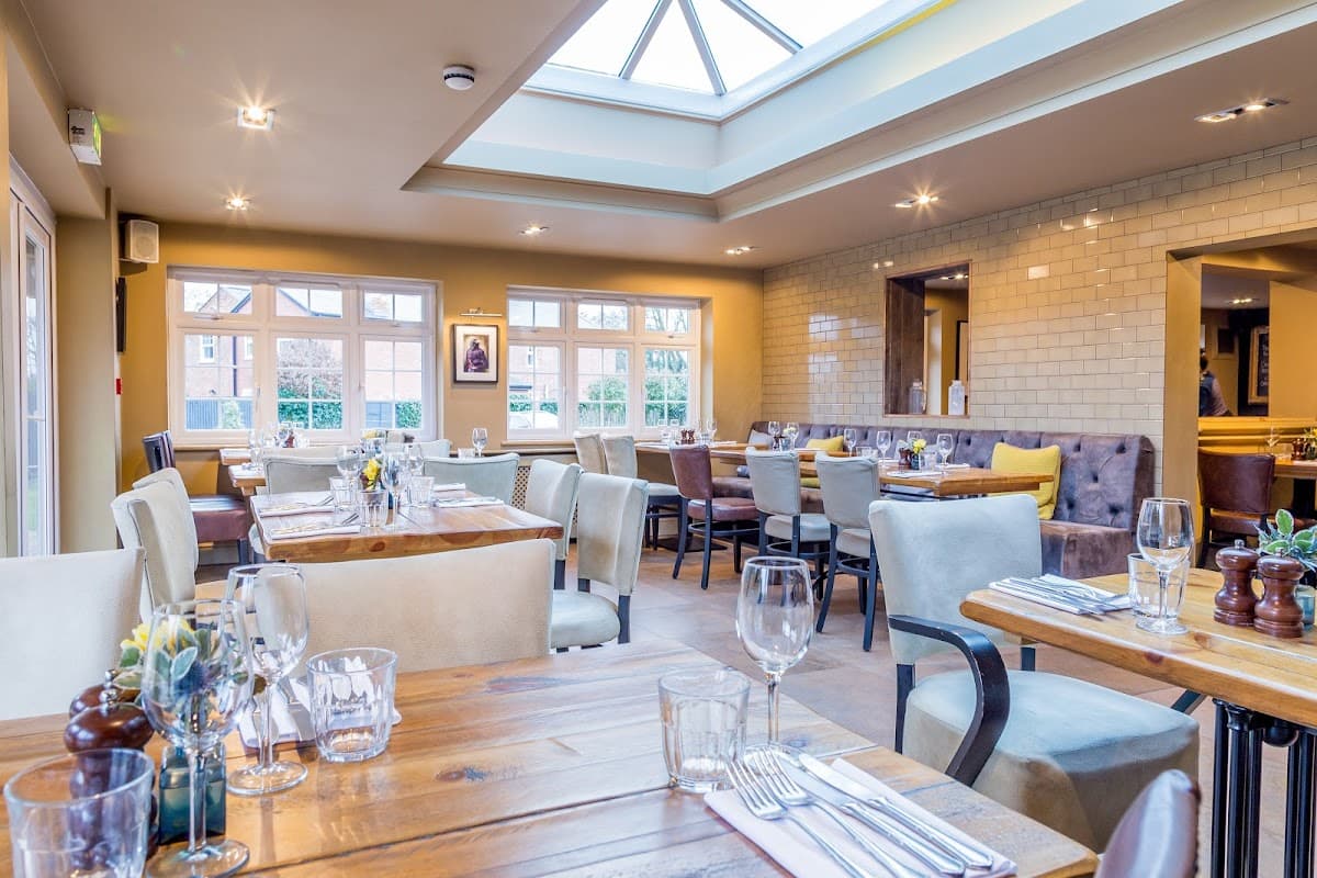 The Golden Ball Pub and Kitchen