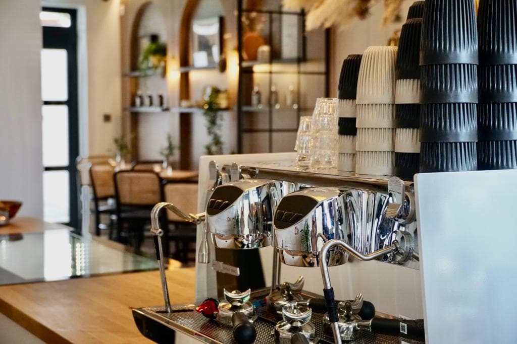 Franx Lifestyle Cafe