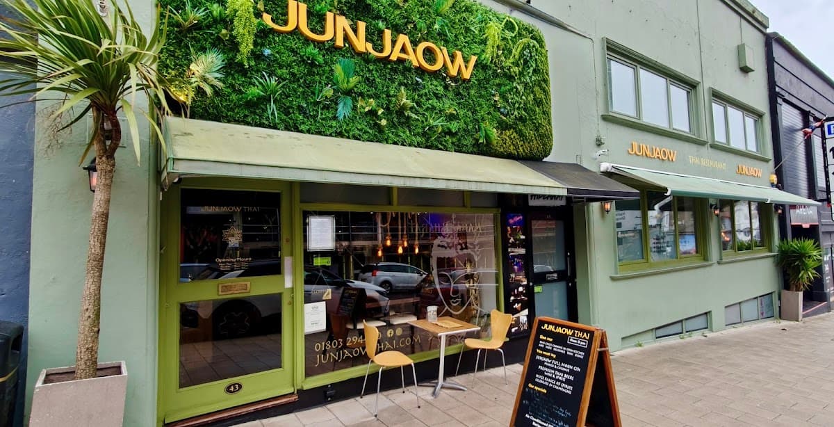 JUNJAOW THAI Restaurant