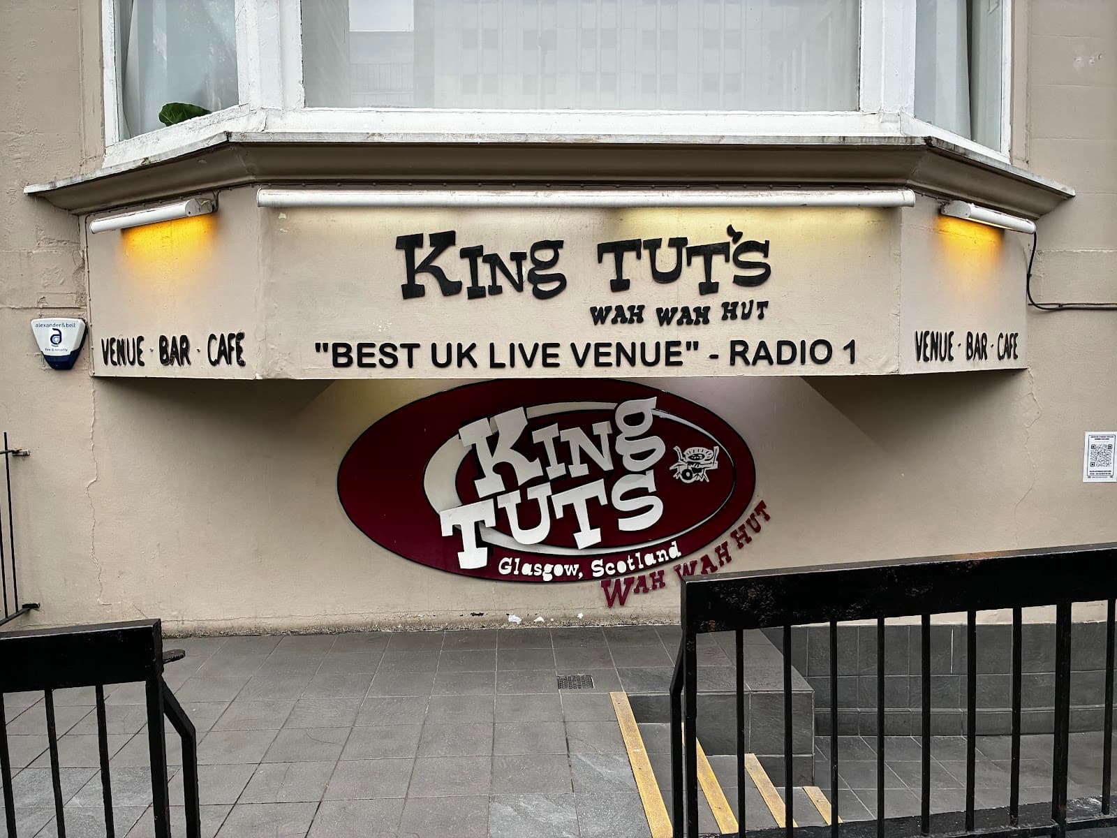 King Tut's Wah Wah Hut