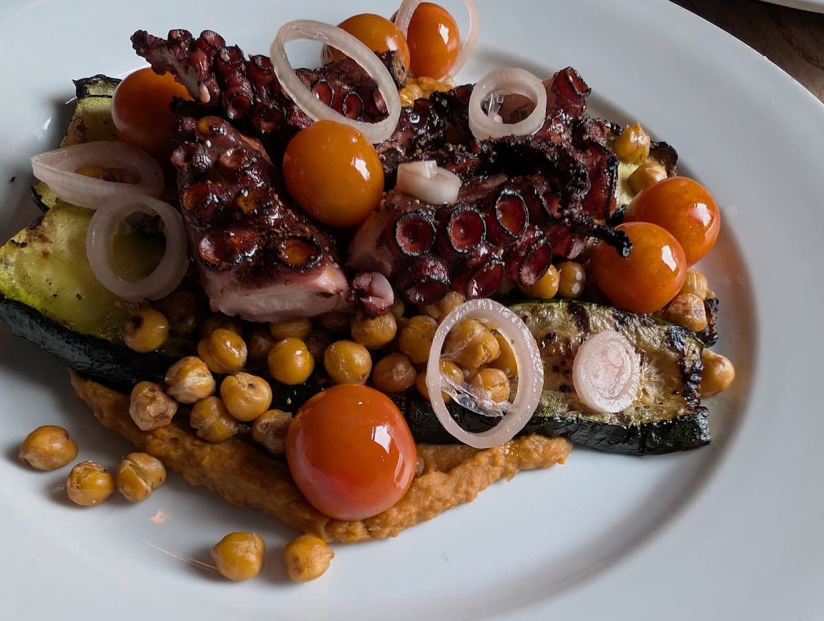 The Porterhouse Grill & Rooms