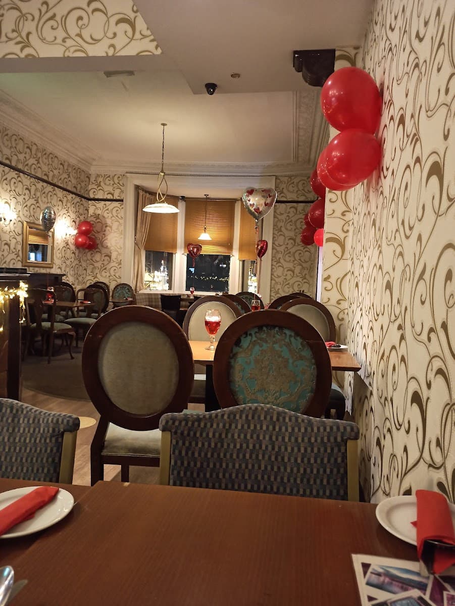 Tayview Hotel & Indian Restaurant