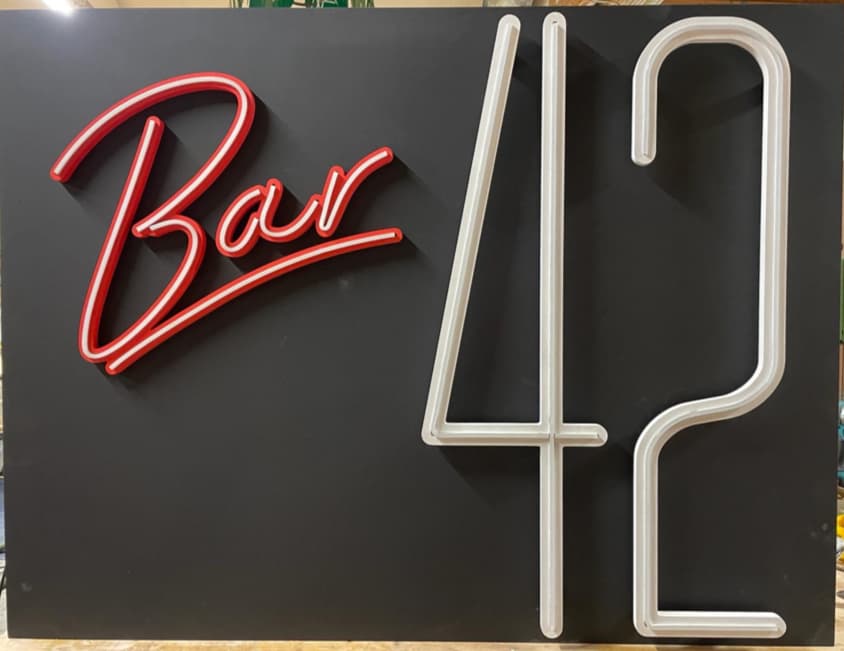 Bar 42