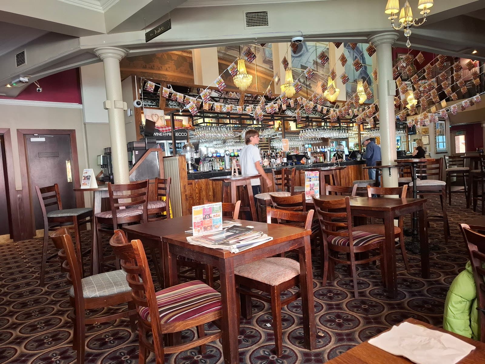 The Four Candles - JD Wetherspoon