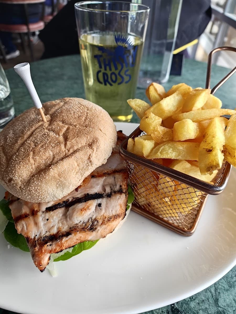 St Andrews Links Clubhouse & Tom Morris Bar & Grill