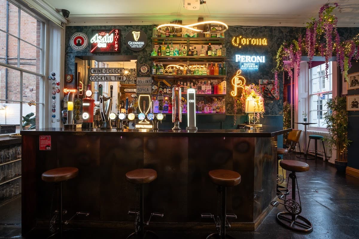 Ronnie's of Warwick