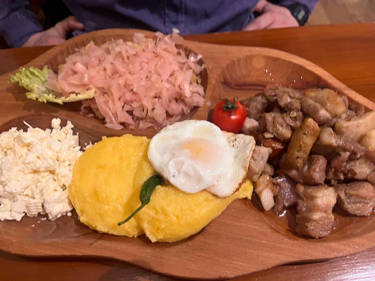 Traditional Romanesc Restaurant