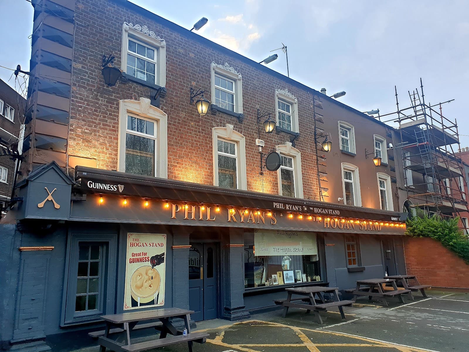 Phil Ryan's Hogan Stand