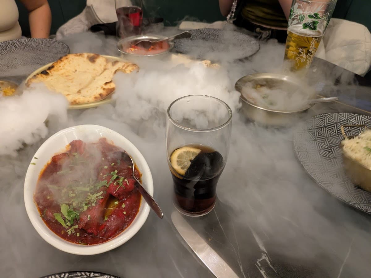 Vaspian Lounge and Dining