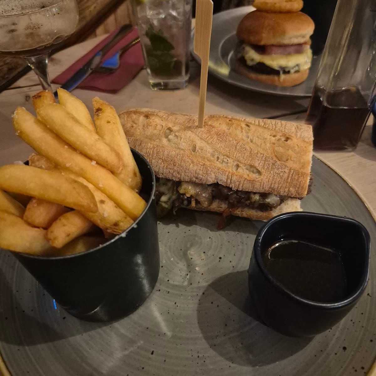 Oscar's Wine Bar & Bistro