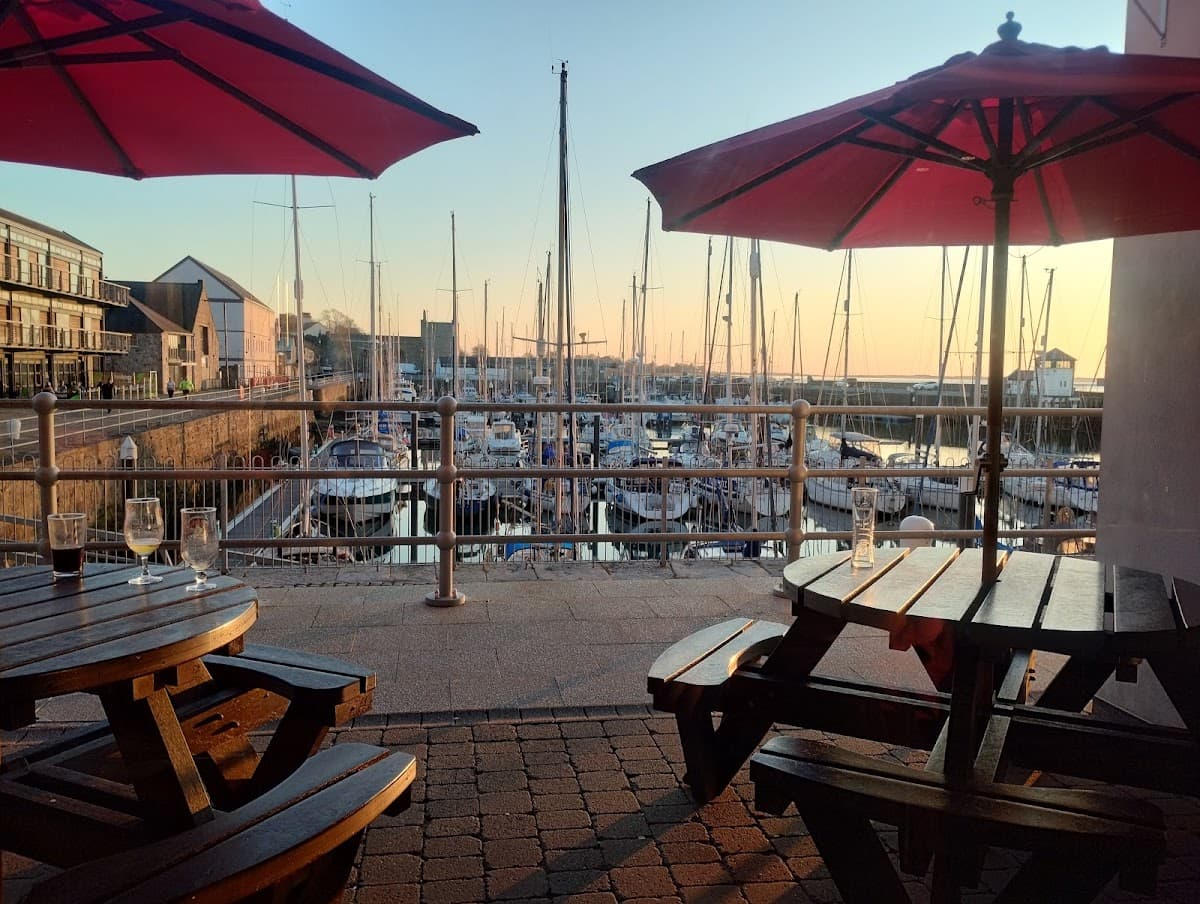 Harbour Table Table