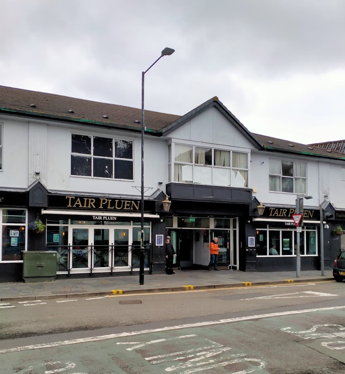 Tair Pluen Bridgend