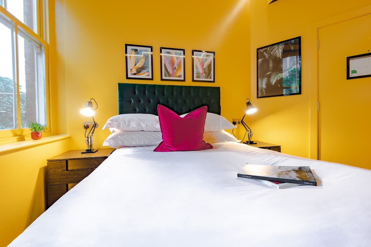 Hux Hotel
