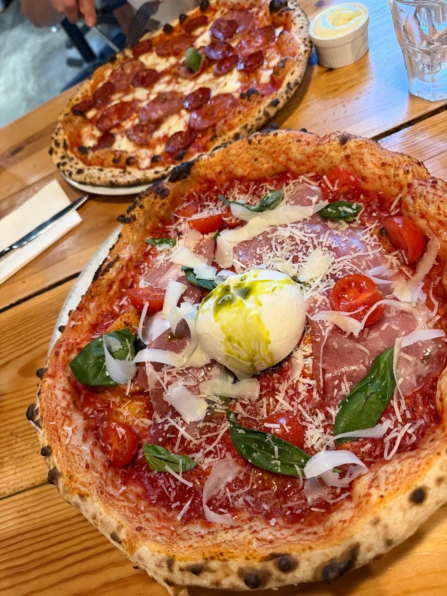 Double Zero Neapolitan Pizza