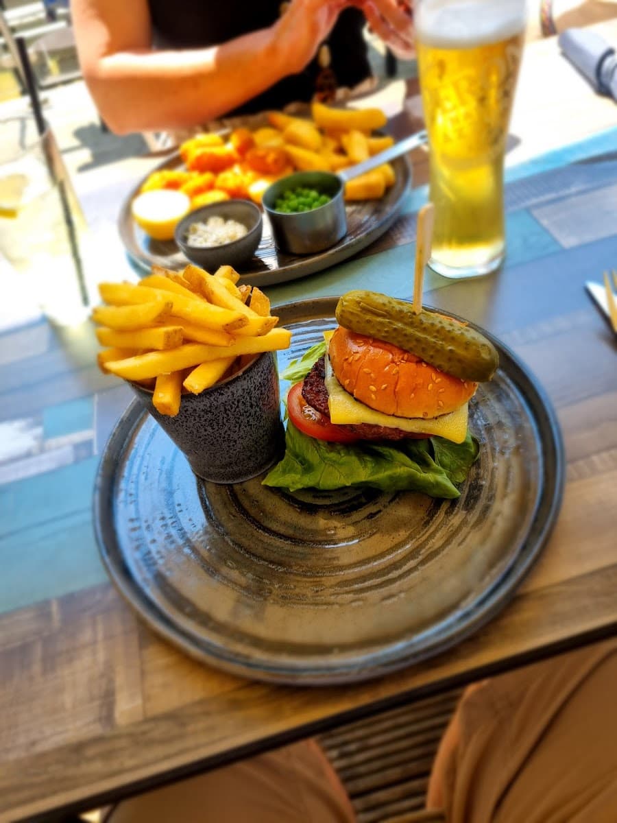 Oak Bar & Terrace