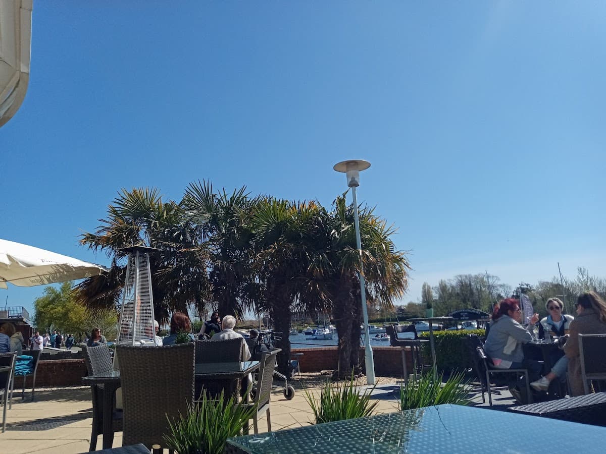 Captains Club Hotel & Spa