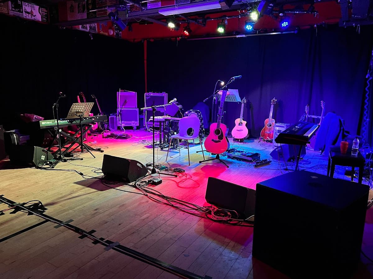The Wee Red Bar