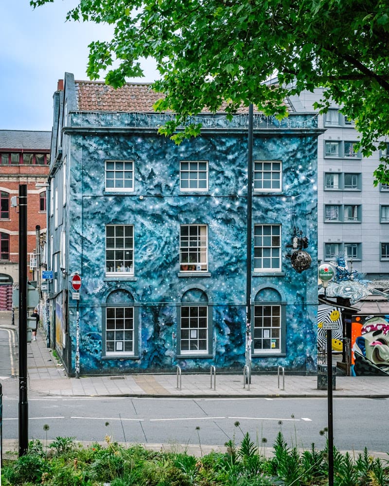 The Full Moon Pub & Hostel