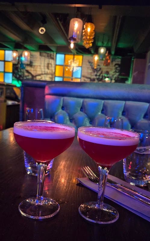 Manahatta Greek Street