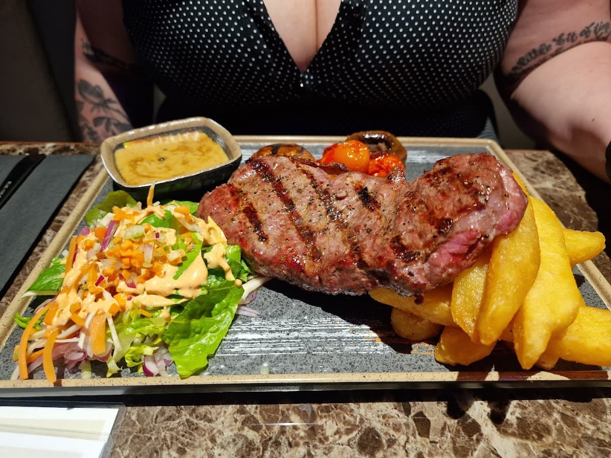 7 Bar and Restaurant