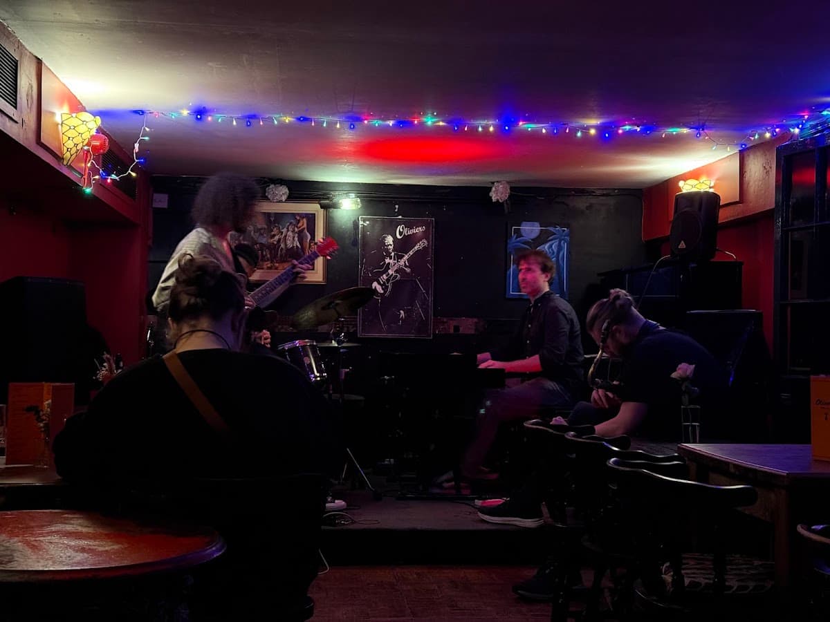 Oliver's Jazz Bar