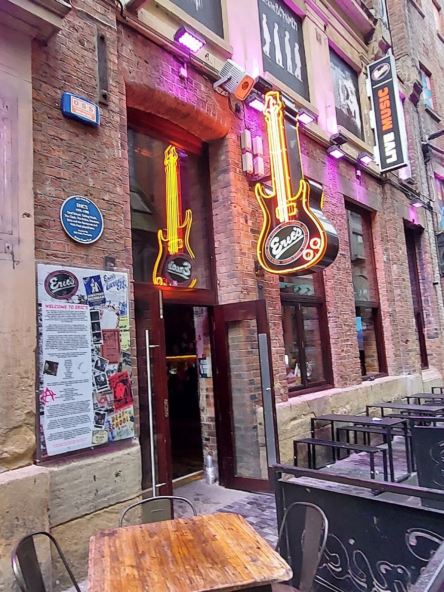 Wall Of Fame Bar And Kitchen Victoria Street