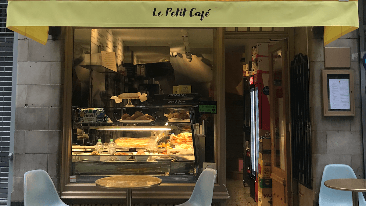 Le Petit Café