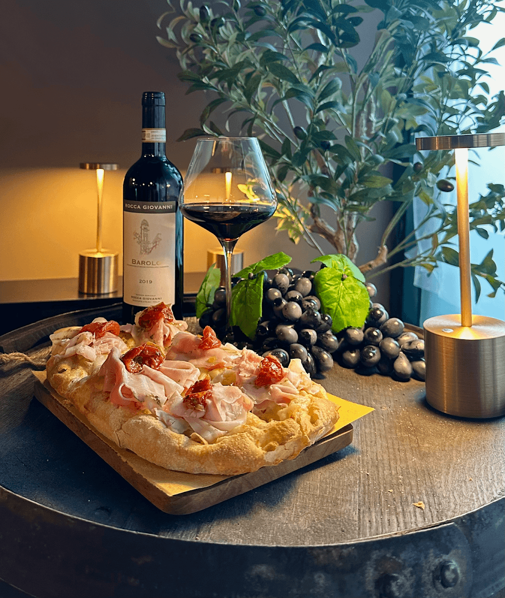 Pochettino Restaurant & Wine Bar