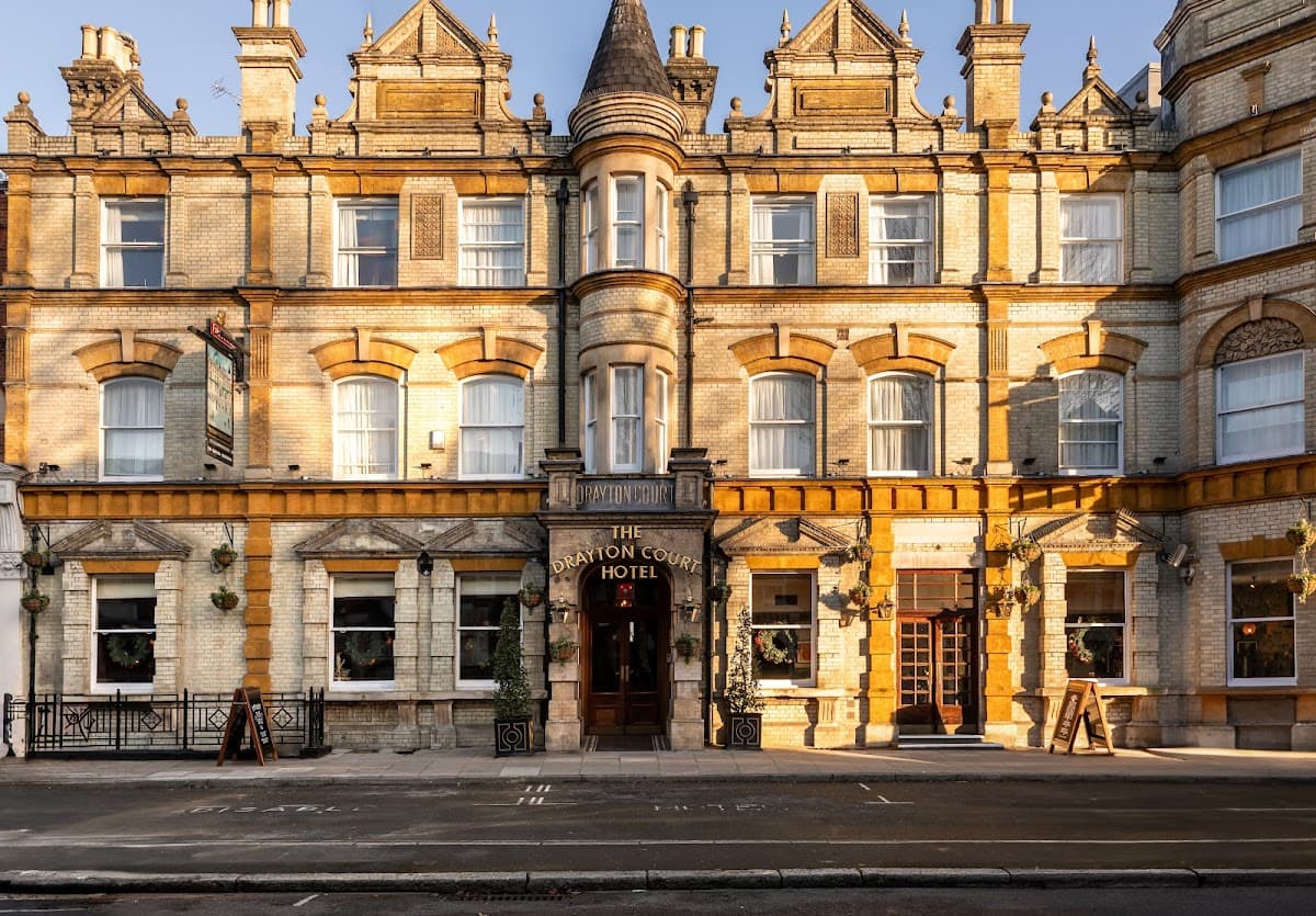The Drayton Court Hotel, Ealing