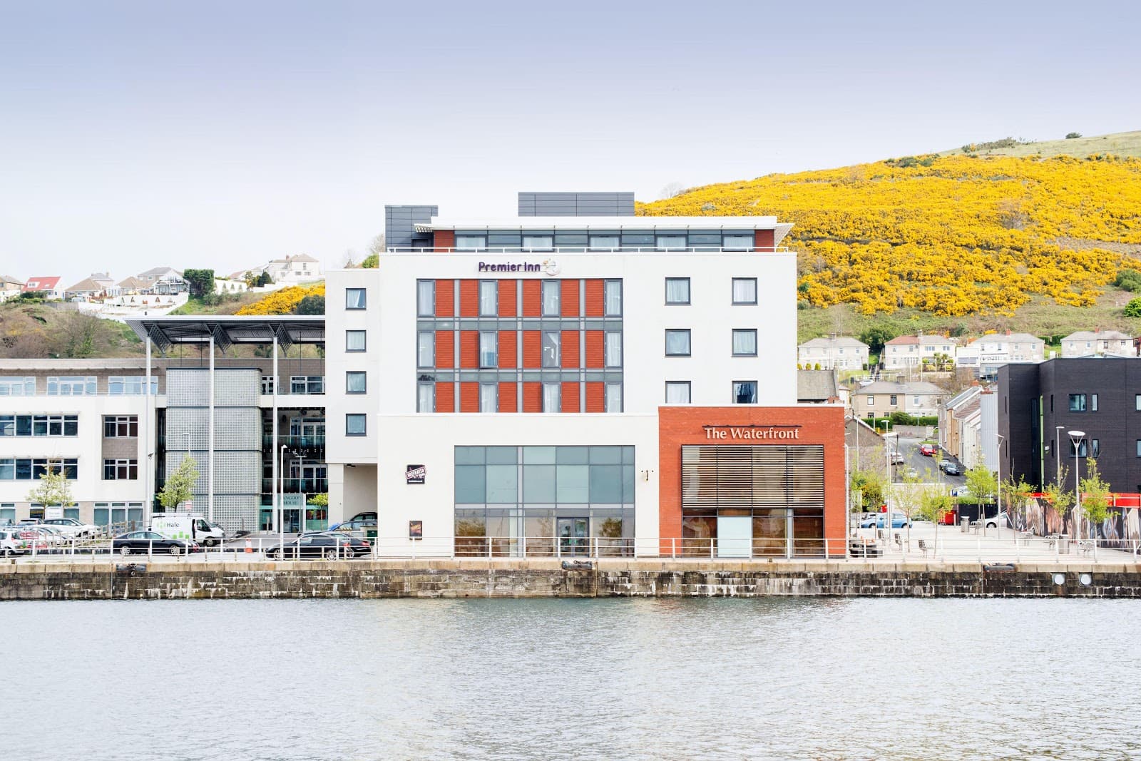 Premier Inn Swansea Waterfront hotel