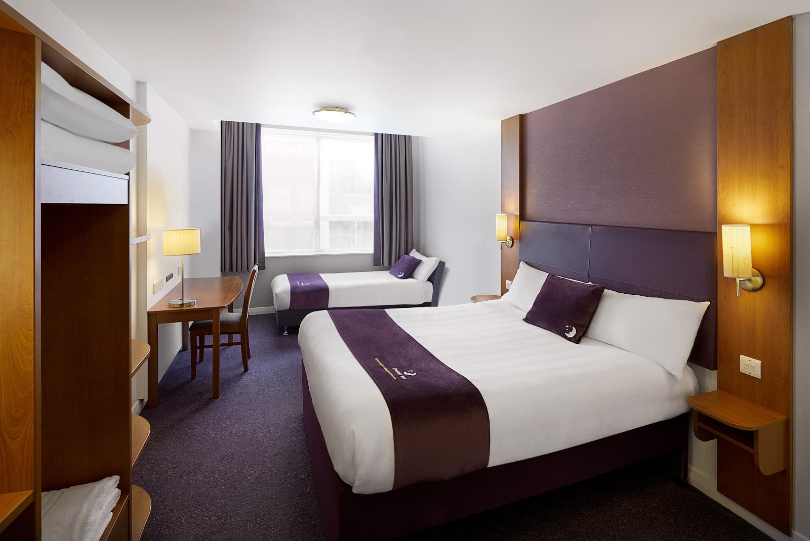 Premier Inn Swansea Waterfront hotel
