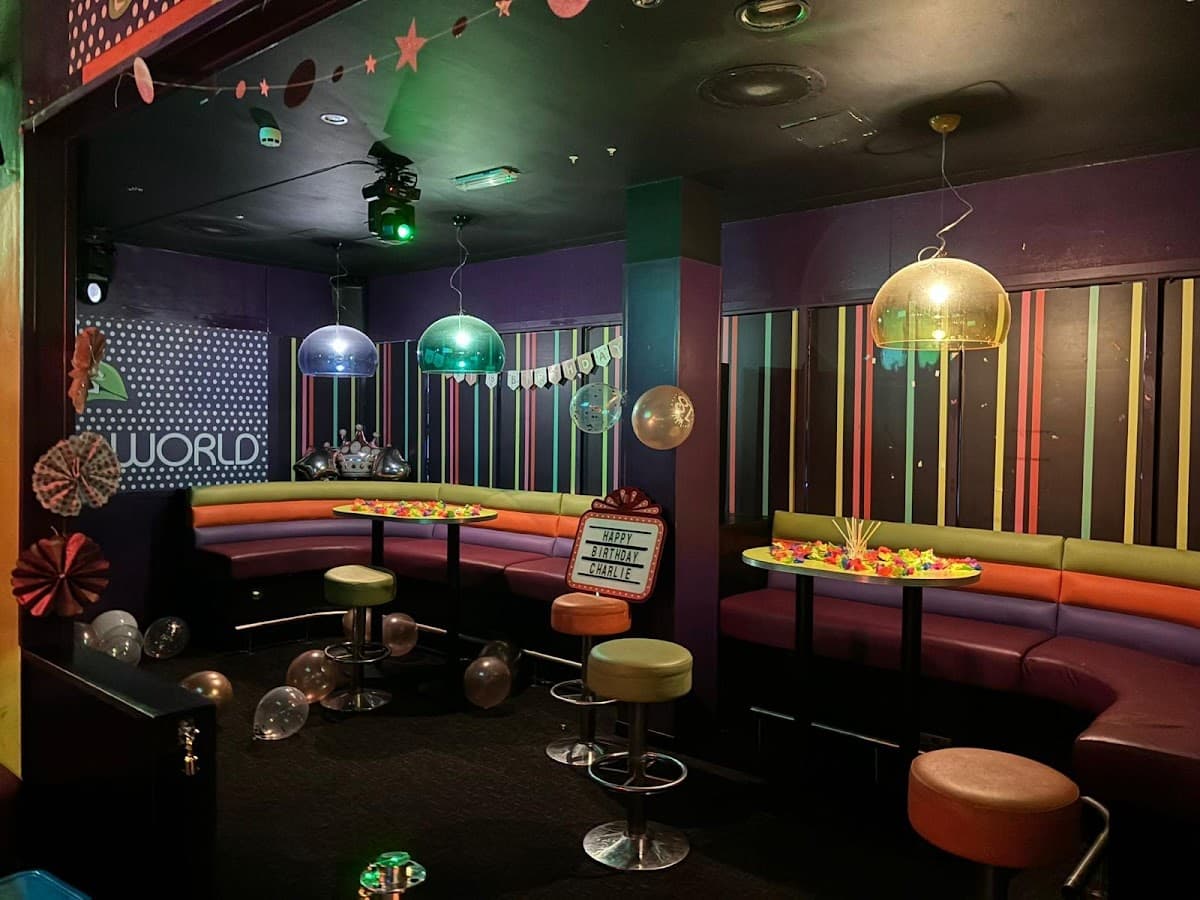 Popworld - Reading