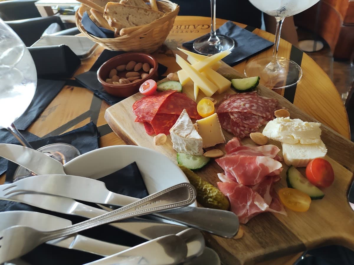 Traders Wine Bar