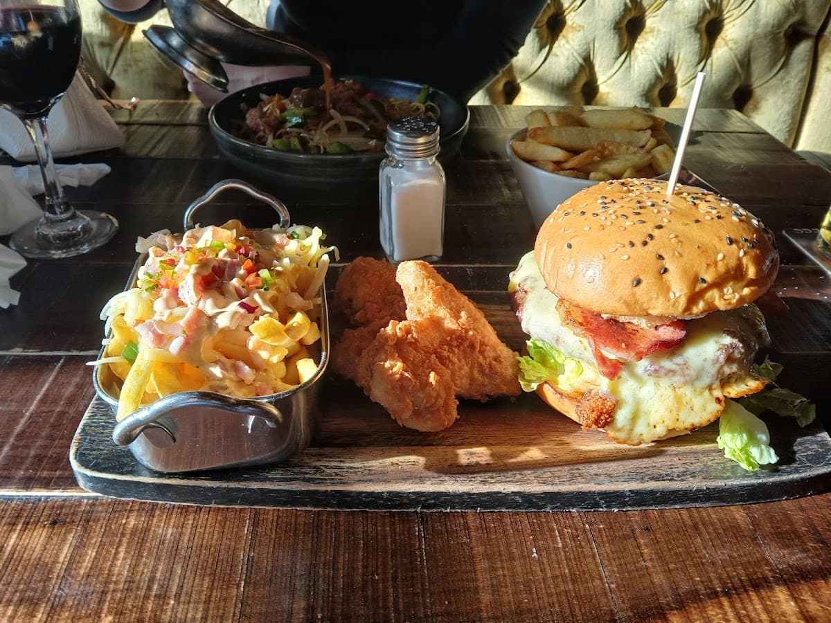 Daly's Bar & Bistro