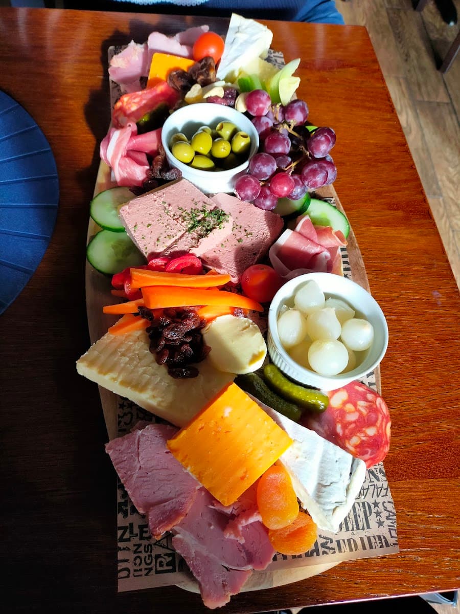 Ronnies Wine Bar & Eatery