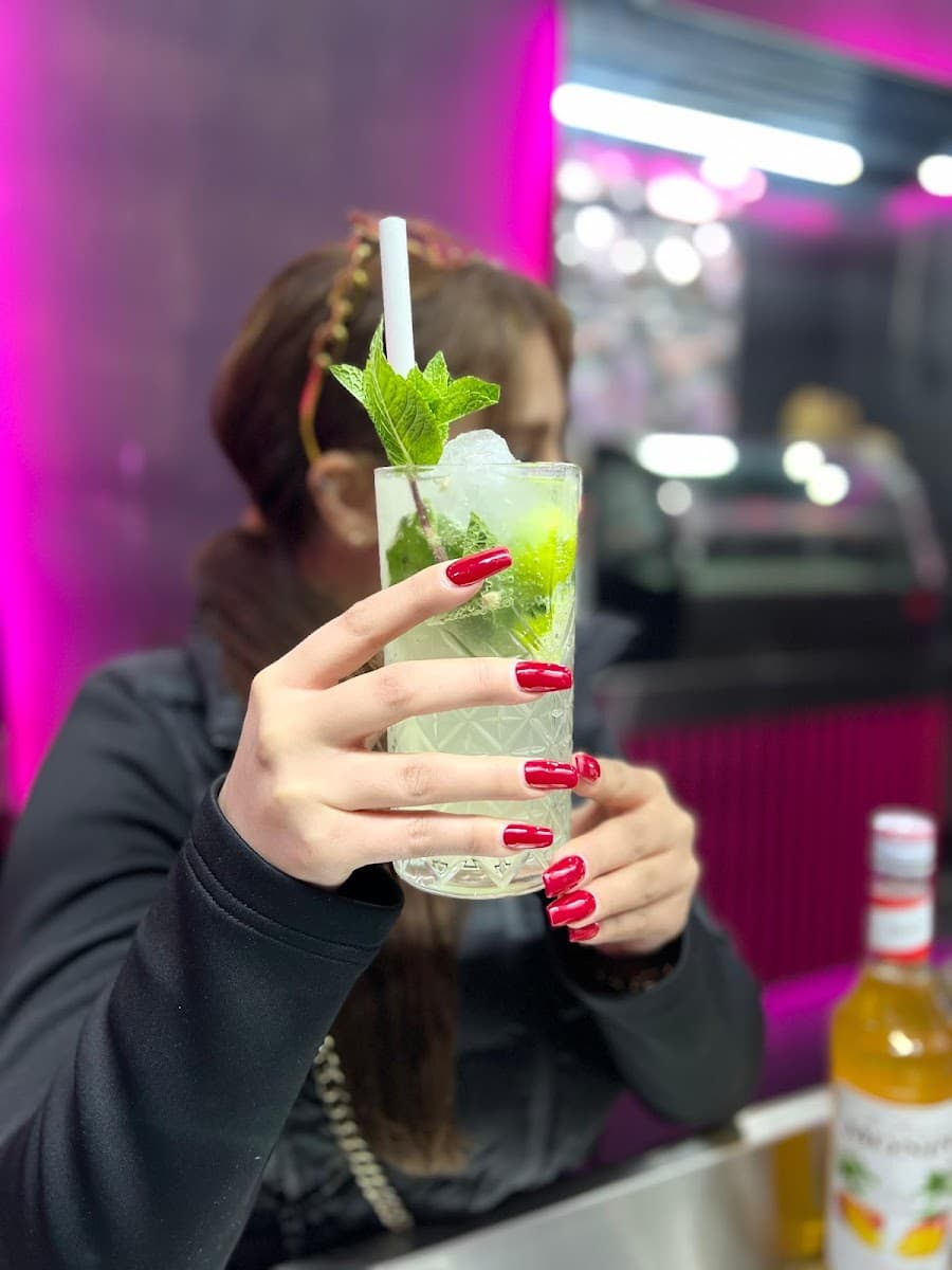 Smoke & Ice Shisha Lounge