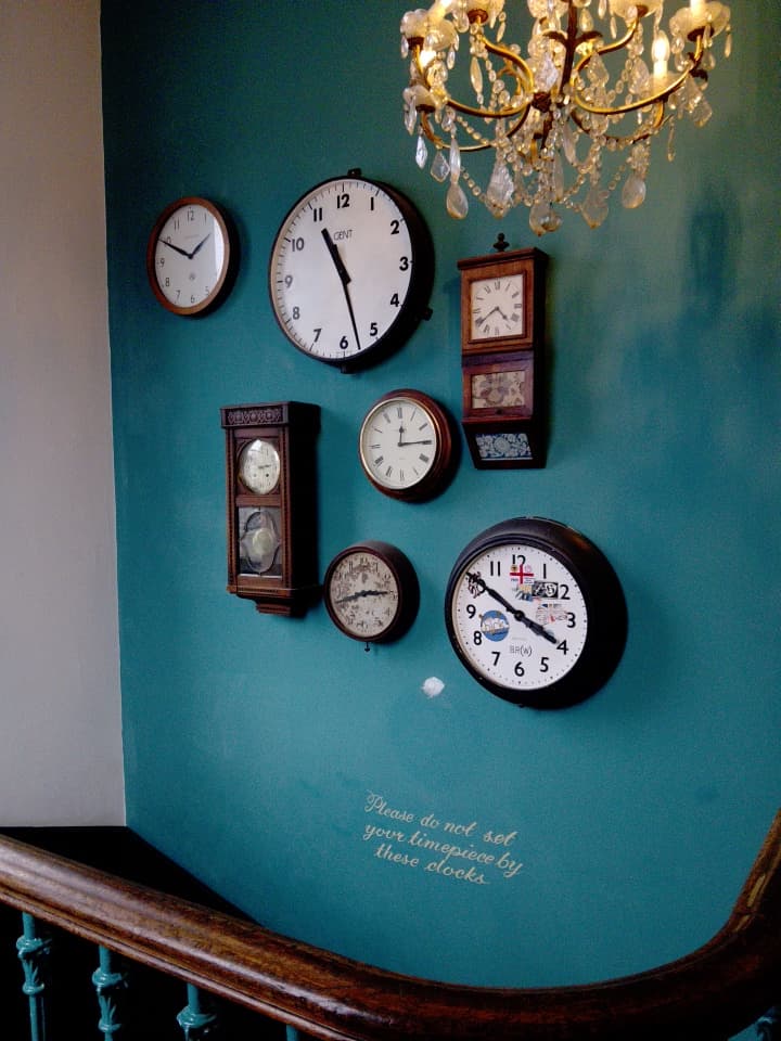 The Three Guineas, Reading