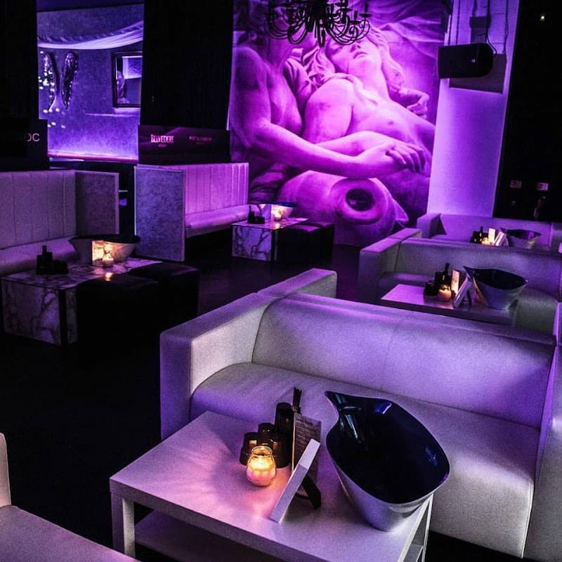 Pure Nightlounge