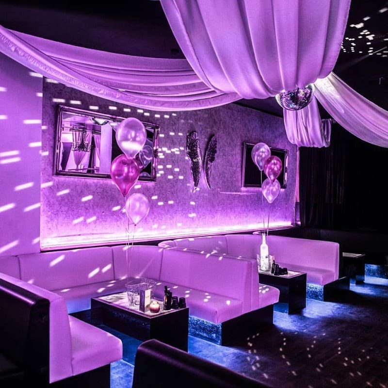 Pure Nightlounge