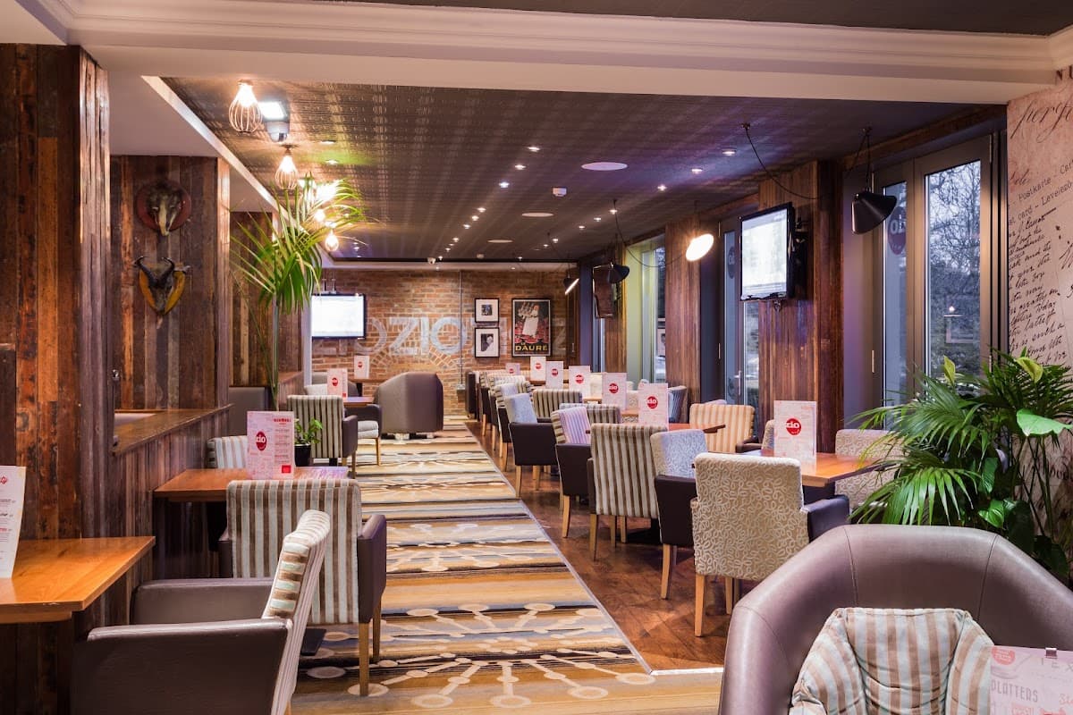Zio Bar & Grill