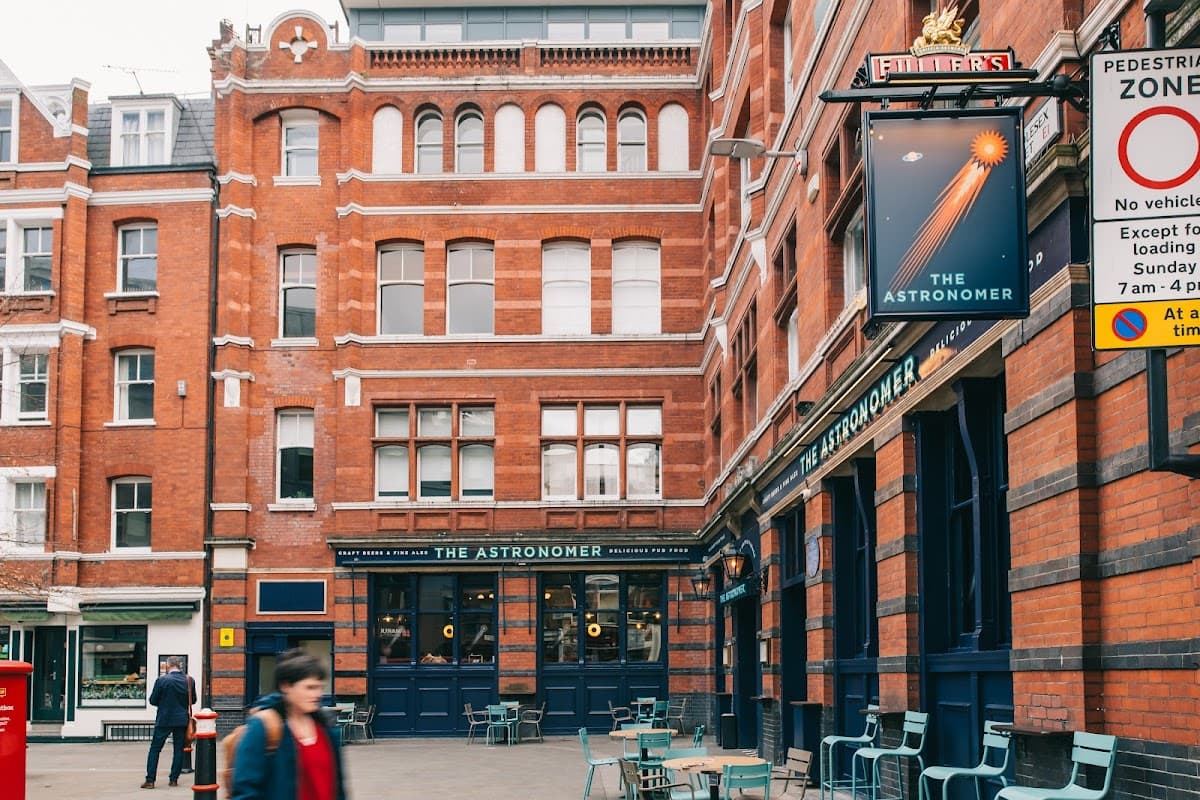 The Astronomer, EC1