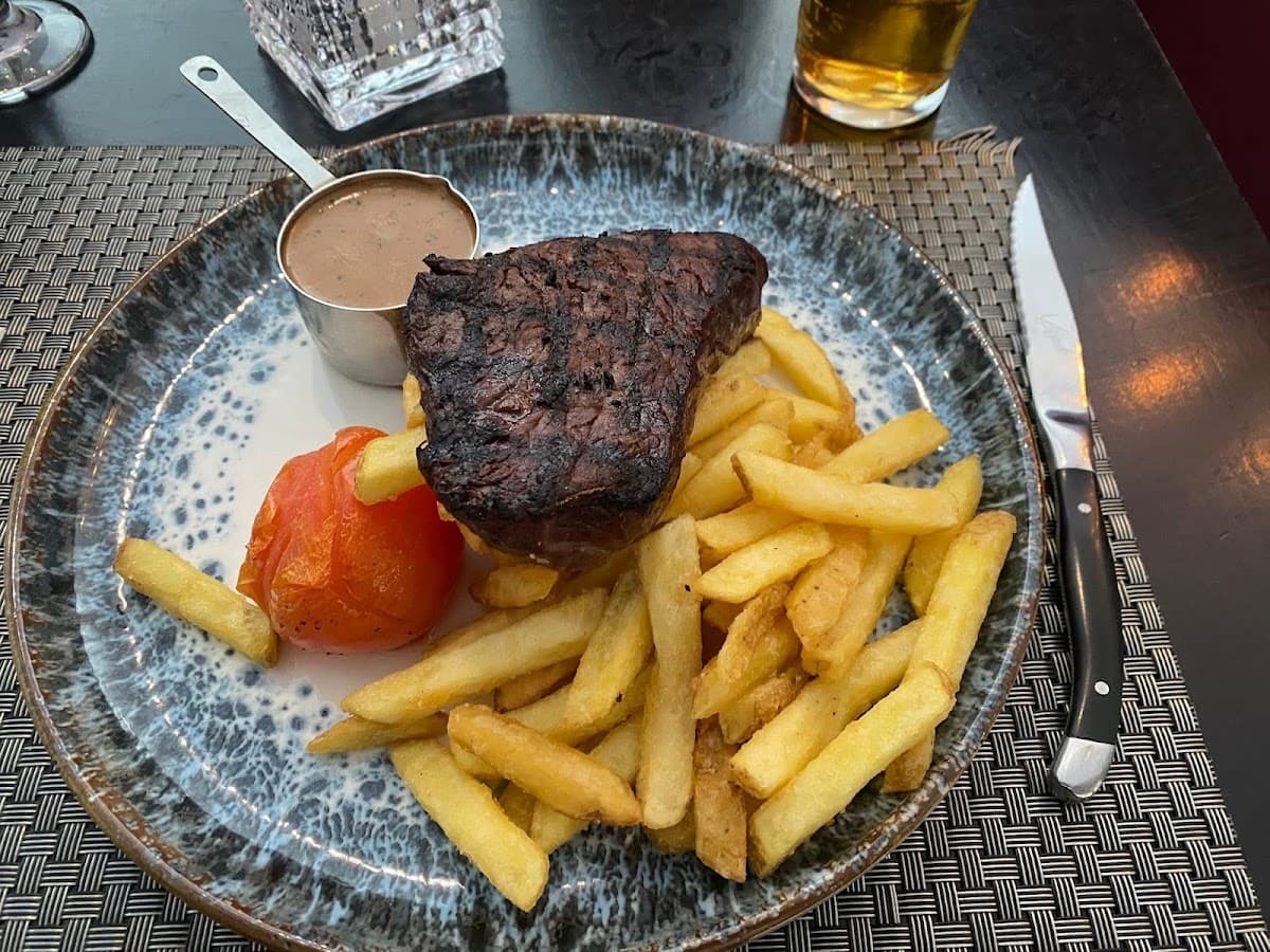 Pendulum Bar & Grill
