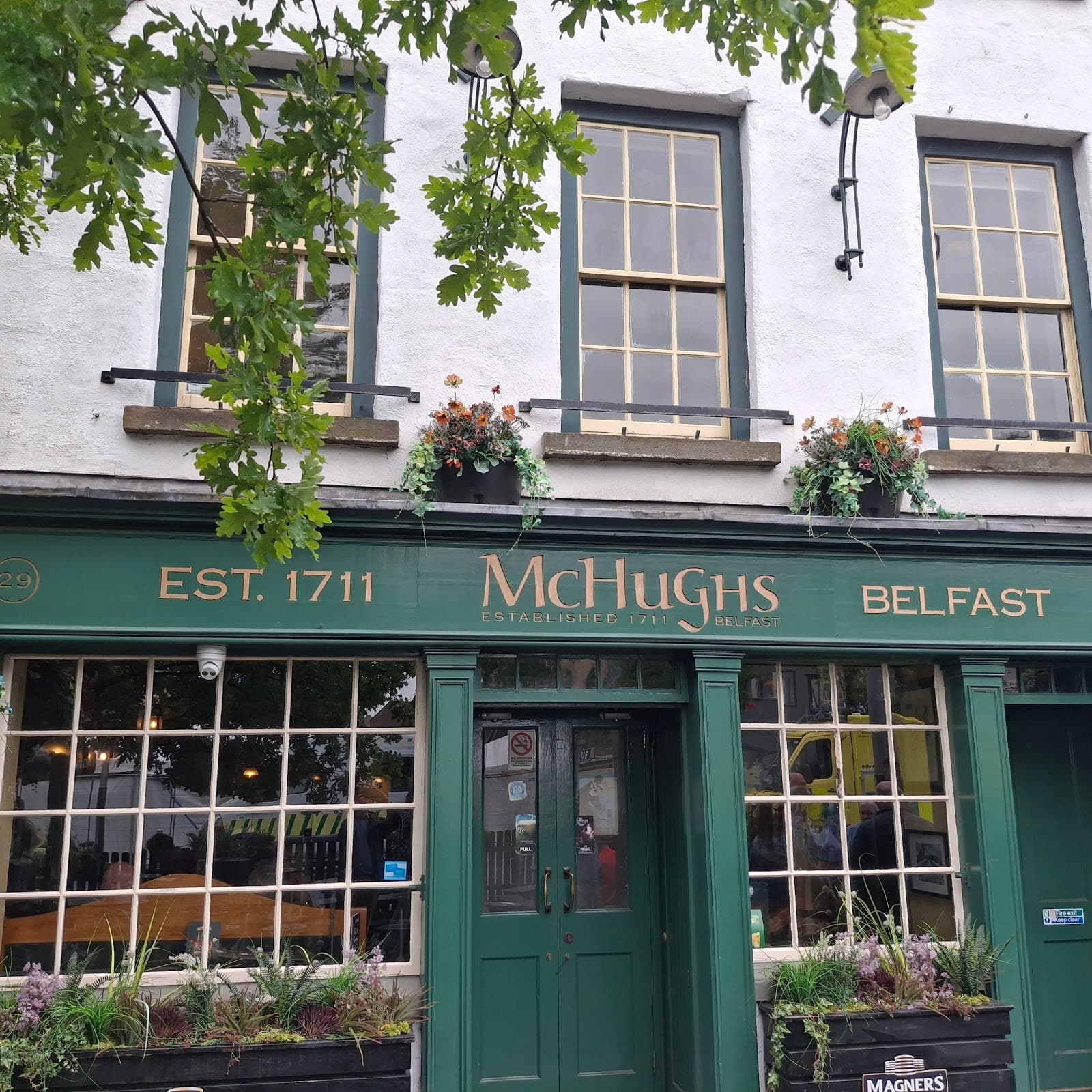 McHughs Bar & Restaurant