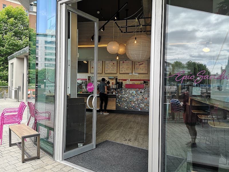 Double Puc Cafe & Catering